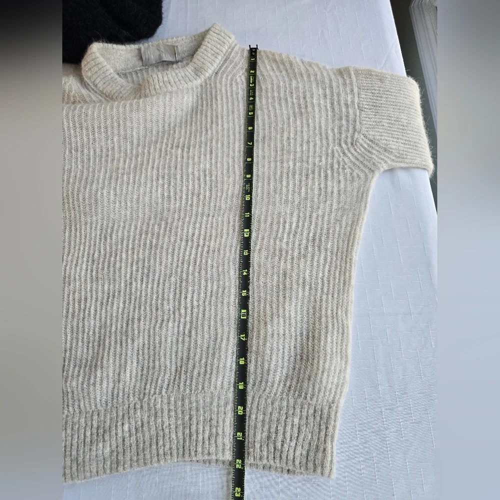 Everlane Charcoal Crew and Ivory Crew Sweaters ScandiMinimal Softgirl Light Wt - Picture 10 of 11
